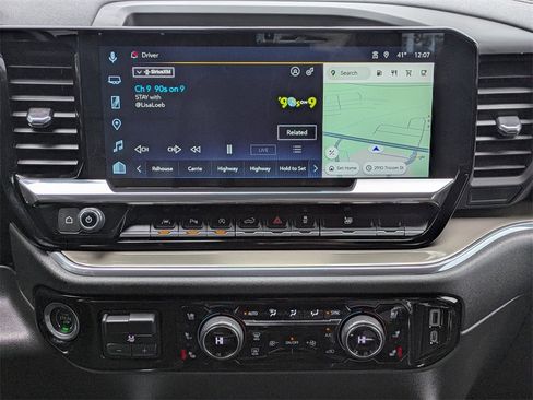 Used 2022 Chevrolet Silverado 1500 High Country w/ Technology Package image 17