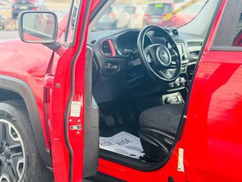 Used 2016 Jeep Renegade Trailhawk image 8