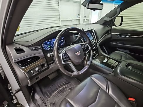 Used 2019 Cadillac Escalade ESV Platinum image 11