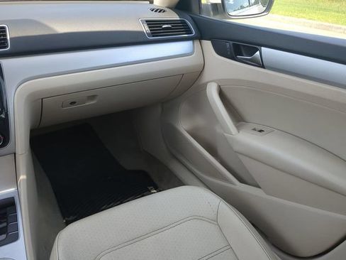 Used 2013 Volkswagen Passat 2.5 SE FWD image 15