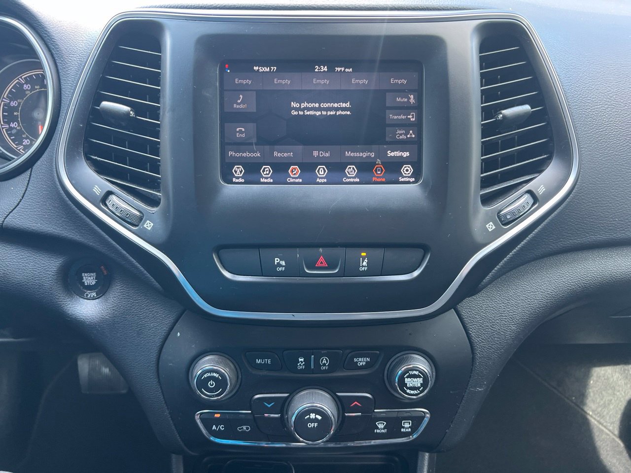 Used 2021 Jeep Cherokee Latitude Plus FWD image 18