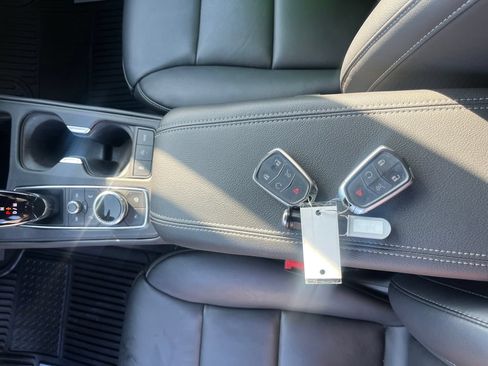 Used 2023 Cadillac XT4 Premium Luxury FWD image 27