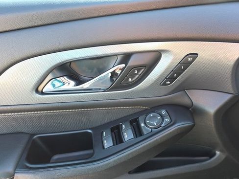 Used 2020 Chevrolet Traverse Premier AWD/4WD image 9
