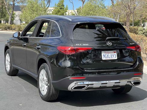 Used 2023 Mercedes-Benz GLC 300 4MATIC w/ Exclusive Trim Package image 21