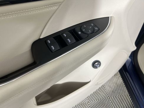 Certified 2023 Buick Envision Preferred AWD/4WD image 22