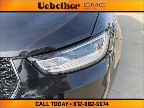 Used 2024 Chrysler Pacifica Touring-L image 13