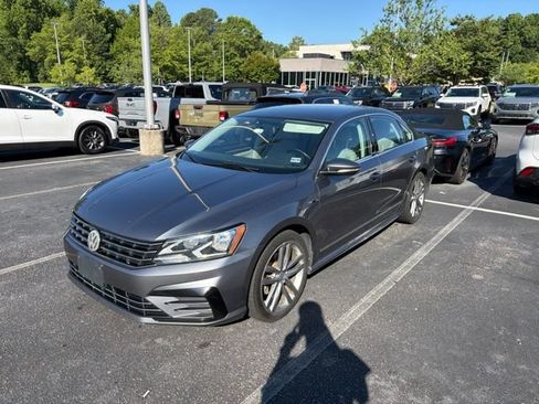 Used 2017 Volkswagen Passat 1.8T R-Line FWD image 1