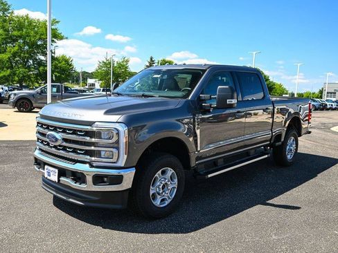 New 2026 Ford F250 XLT w/ XLT Premium Package AWD/4WD image 9
