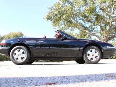 Used 1990 Buick Reatta Convertible image 20