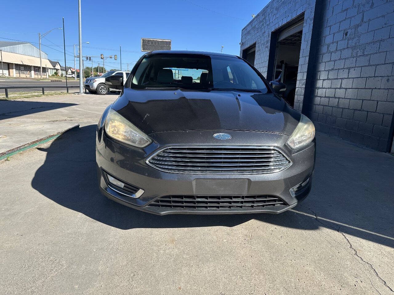 Used 2016 Ford Focus Titanium FWD image 3