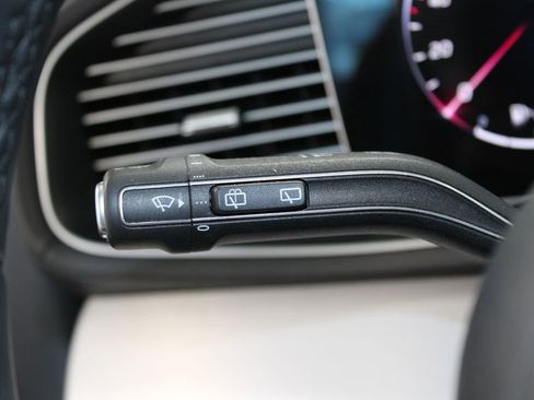 Used 2025 Mercedes-Benz GLS 450 4MATIC image 38