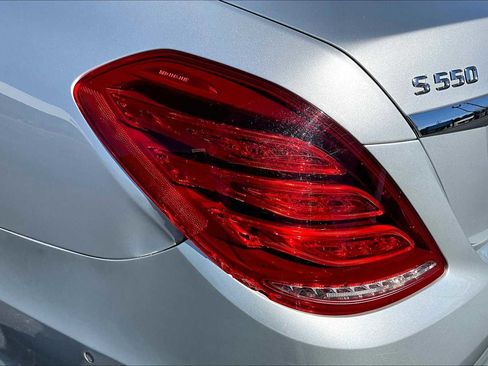 Used 2015 Mercedes-Benz S 550 Sedan image 29