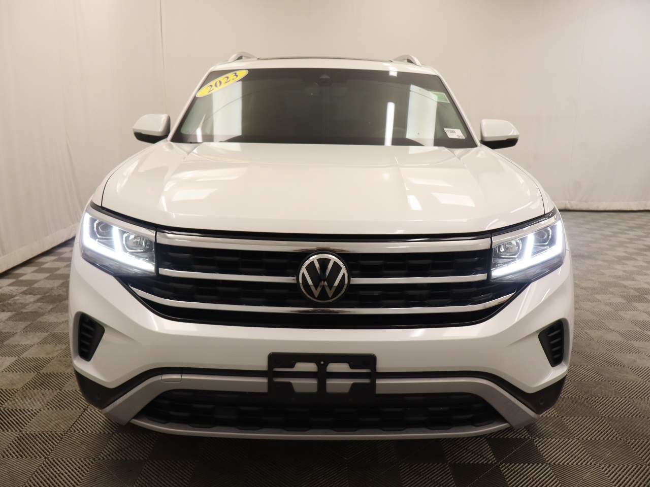 Used 2023 Volkswagen Atlas SEL AWD/4WD image 4