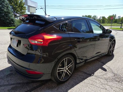 Used 2016 Ford Focus ST w/ Equipment Group 402A FWD image 12