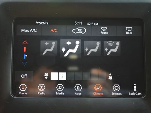 Used 2019 Jeep Cherokee Latitude Plus image 25