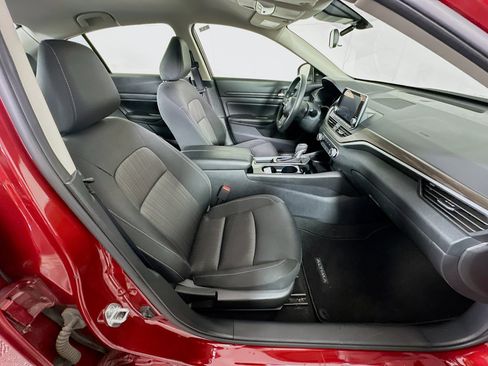 Used 2024 Nissan Altima 2.5 SV image 28