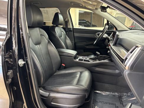 Used 2024 Kia Sorento S FWD image 39