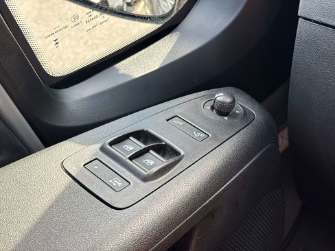 Used 2025 RAM ProMaster 2500 w/ Quick Order Package 22H SLT+ FWD image 21