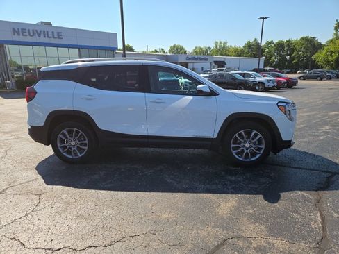 Certified 2023 GMC Terrain SLT w/ Infotainment Package II AWD/4WD image 2