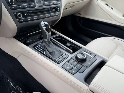 Used 2015 Hyundai Genesis 3.8 w/ Option Group 04 AWD/4WD image 28