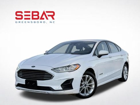 Used 2019 Ford Fusion SE FWD image 1