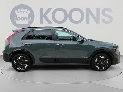 Used 2023 Kia Niro Wave w/ Wave Preserve Package FWD image 8