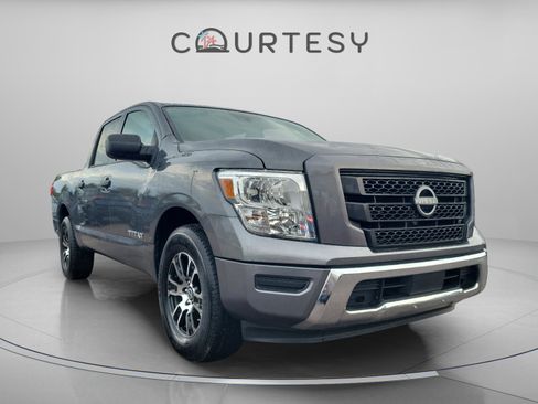 Certified 2023 Nissan Titan SV image 7