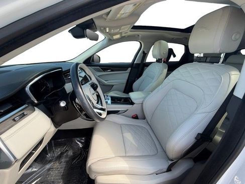 Used 2023 Jaguar F-PACE S AWD/4WD image 10