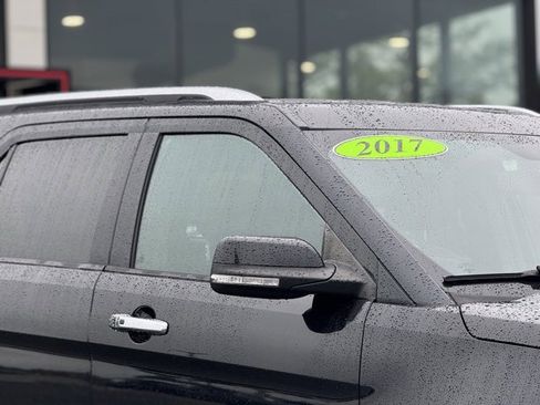 Used 2017 Ford Explorer Limited image 5
