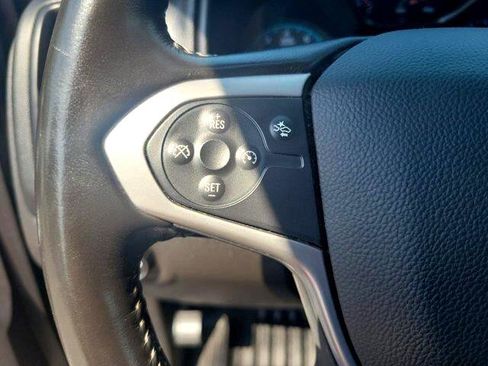 Used 2022 Chevrolet Colorado LT w/ Fleet Safety Package image 18