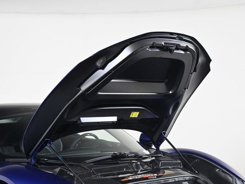 Used 2022 Ferrari SF90 Spider image 22