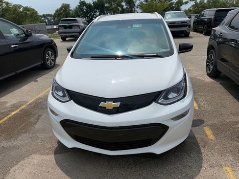 Used 2019 Chevrolet Bolt Premier w/ Infotainment Package FWD image 6
