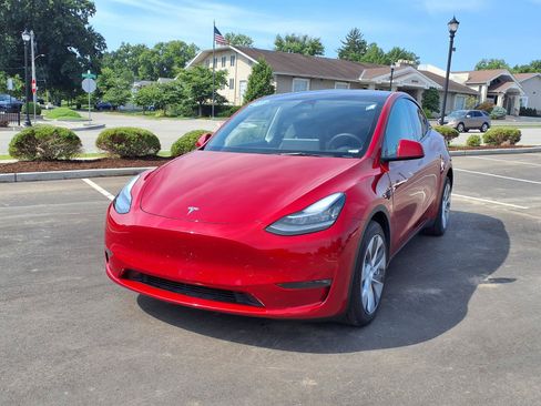 Used 2023 Tesla Model Y Long Range AWD/4WD image 31