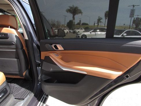 Used 2020 BMW X7 xDrive40i w/ Premium Package image 39