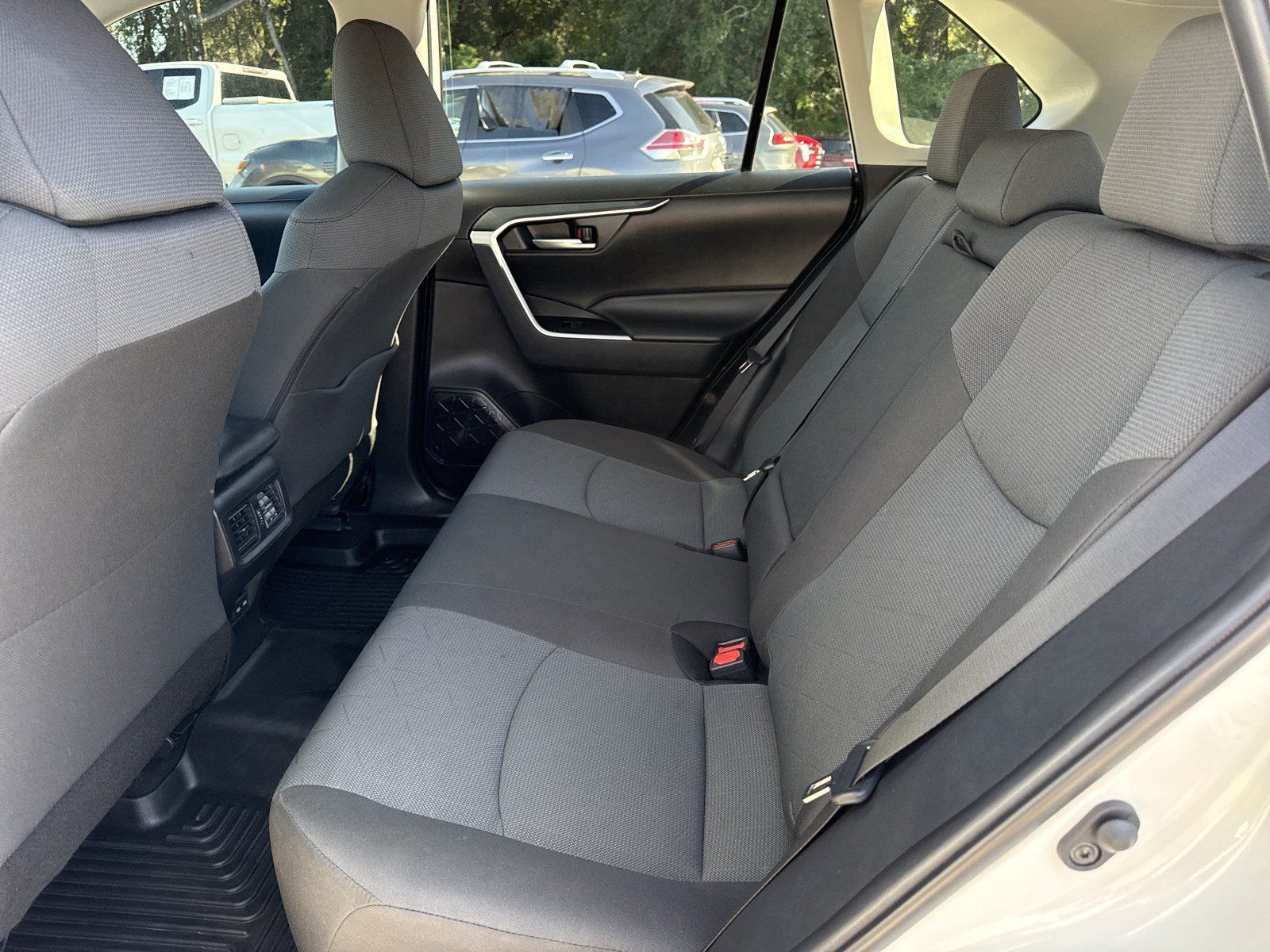 Used 2025 Toyota RAV4 XLE FWD image 13