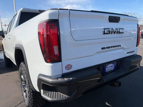New 2026 GMC Sierra 1500 AT4X w/ LPO, Black Badging Package AWD/4WD image 13