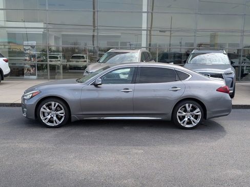 Used 2017 INFINITI Q70 L 3.7 image 3