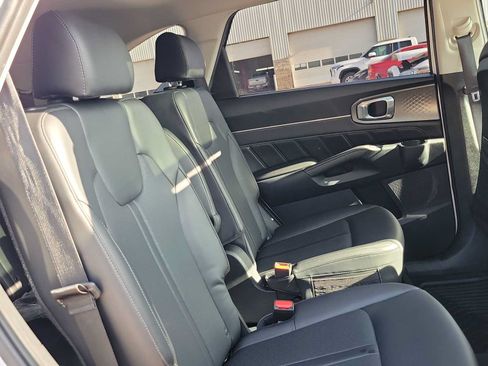 Used 2023 Kia Sorento SX AWD/4WD image 17