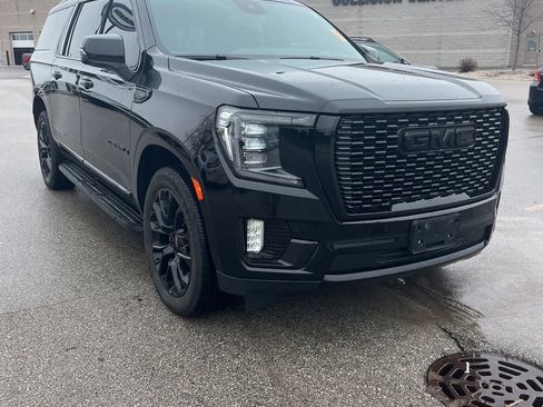Used 2023 GMC Yukon XL Denali image 2