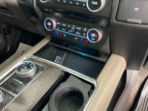 Used 2018 Ford Expedition Limited w/ Equipment Group 301A image 21