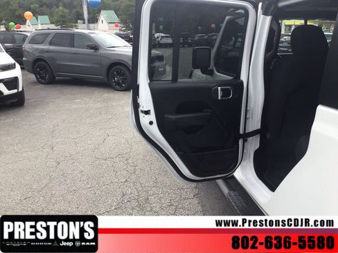 Used 2023 Jeep Gladiator Sport AWD/4WD image 20