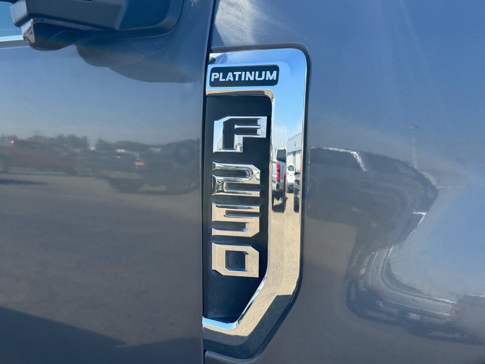 Used 2022 Ford F250 Platinum w/ Tremor Off-Road Package AWD/4WD image 7