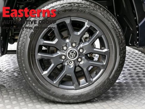 Used 2023 Toyota Tundra Platinum AWD/4WD image 8