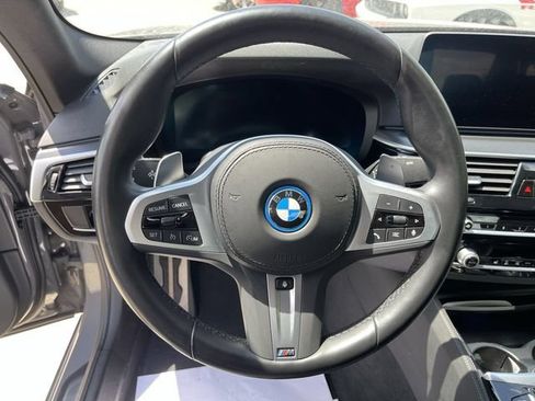 Used 2022 BMW 530e xDrive w/ Premium Package AWD/4WD image 14
