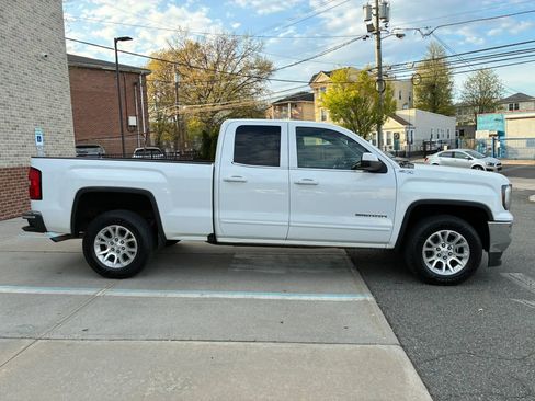 Used 2018 GMC Sierra 1500 SLE w/ SLE Value Package AWD/4WD image 7