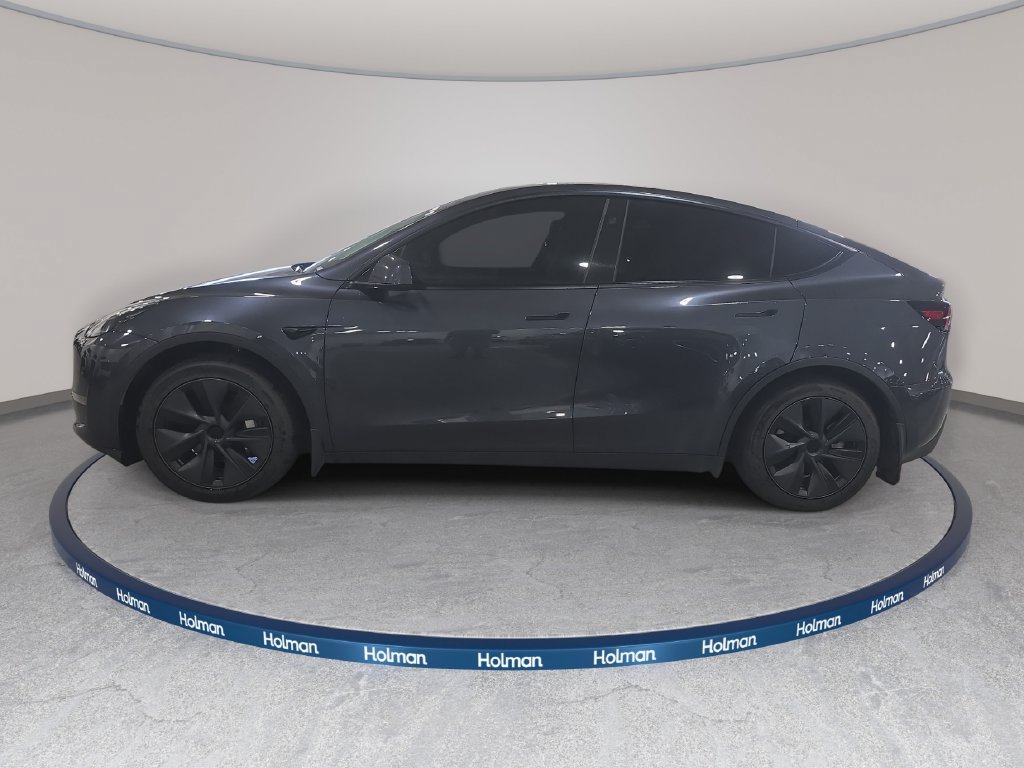Used 2024 Tesla Model Y 2WD image 9