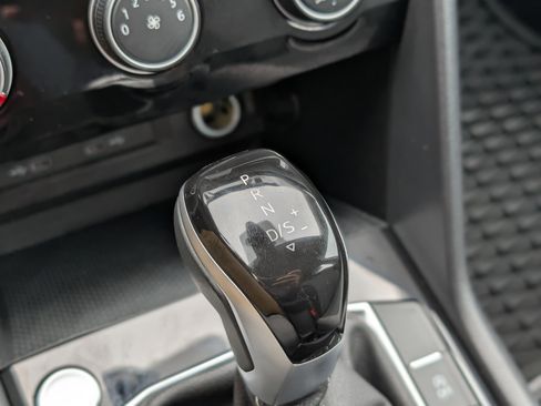 Used 2024 Volkswagen Taos S image 29