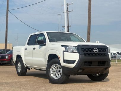 New 2025 Nissan Frontier S