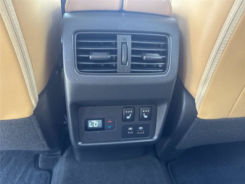 Used 2023 Nissan Rogue Platinum w/ Platinum Premium Package FWD image 32