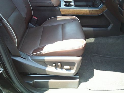 Used 2016 Chevrolet Silverado 2500 High Country w/ High Country Premium Package AWD/4WD image 19